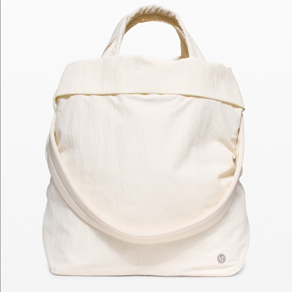 lululemon athletica Handbags - Lululemon On My Level 19L bag